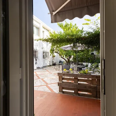 Mahouse Guest house